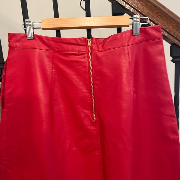 NWT Anthropologie Brand Red Faux Leather Skirt - Picture 7 of 13